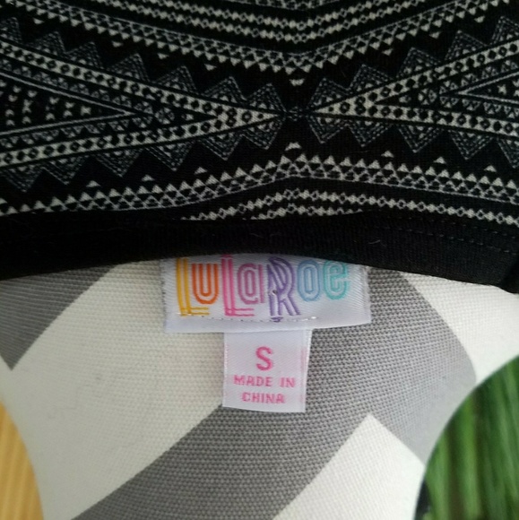 LuLaRoe Black and White Geometric Randy - Picture 4 of 5